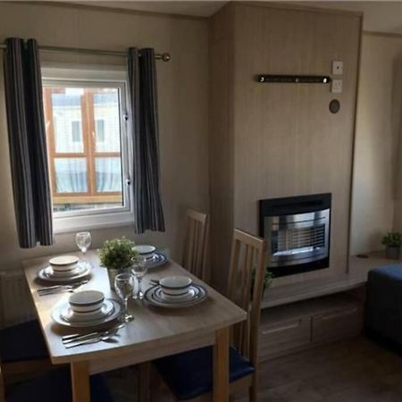 8 Berth Caravan At Parkdean Camber Sands エクステリア 写真
