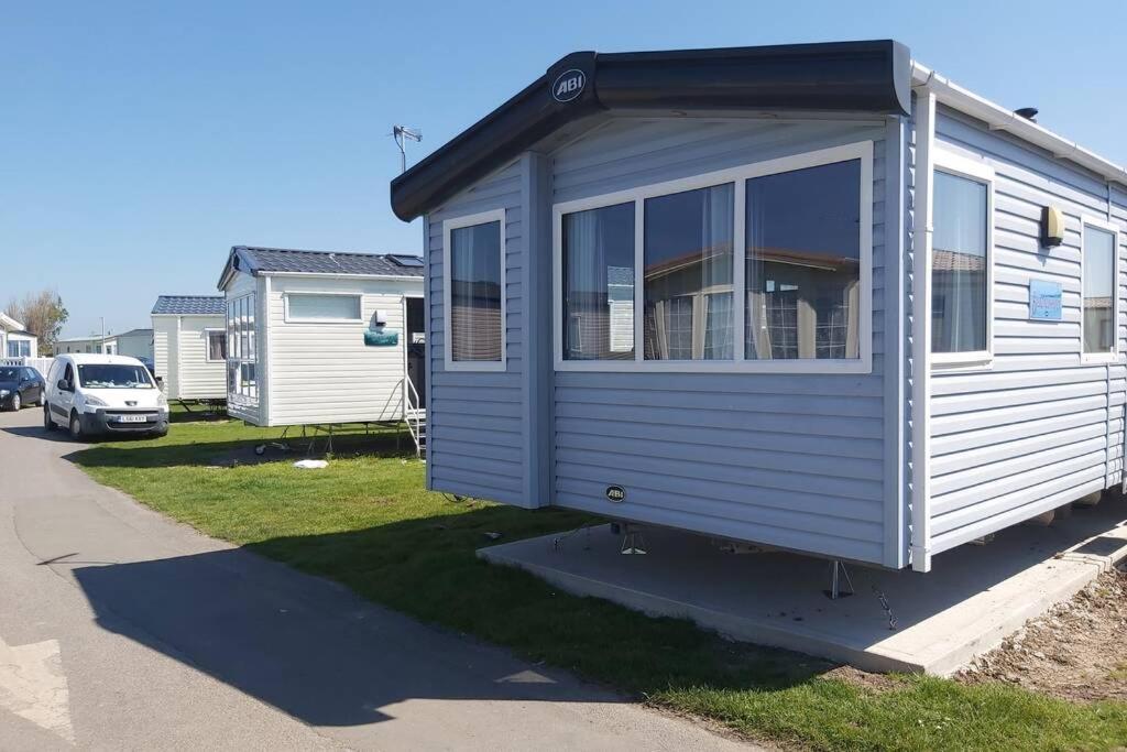 8 Berth Caravan At Parkdean Camber Sands エクステリア 写真