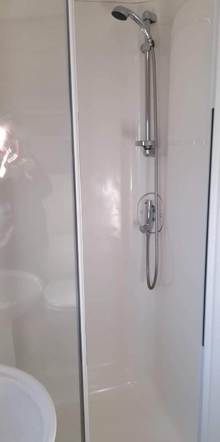 8 Berth Caravan At Parkdean Camber Sands エクステリア 写真